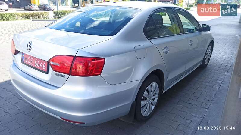 Седан Volkswagen Jetta 2011 в Броварах