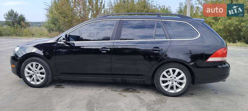 Универсал Volkswagen Jetta 2012 в Синельниково