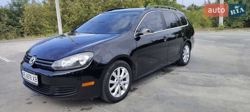 Универсал Volkswagen Jetta 2012 в Синельниково