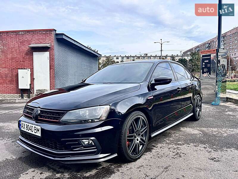 Седан Volkswagen Jetta 2017 в 