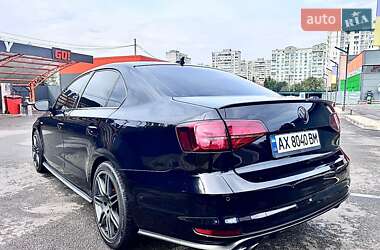 Седан Volkswagen Jetta 2017 в 