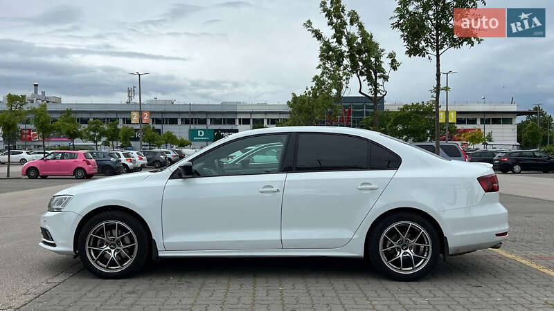 Седан Volkswagen Jetta 2017 в Киеве