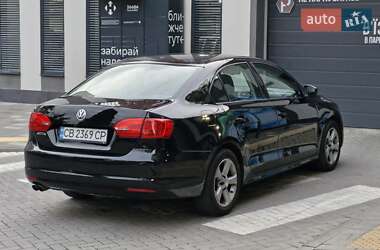 Седан Volkswagen Jetta 2013 в 