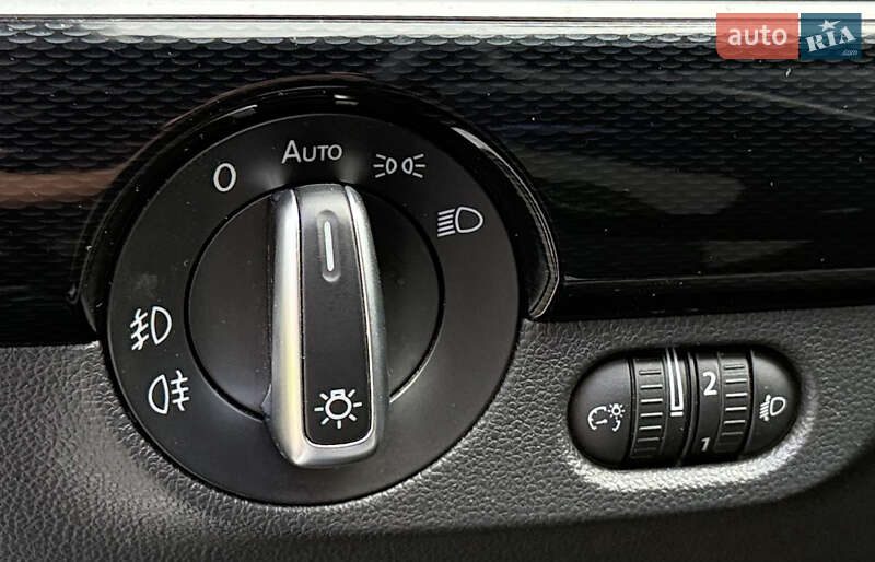 Седан Volkswagen Jetta 2016 в Киеве