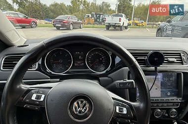 Седан Volkswagen Jetta 2016 в 