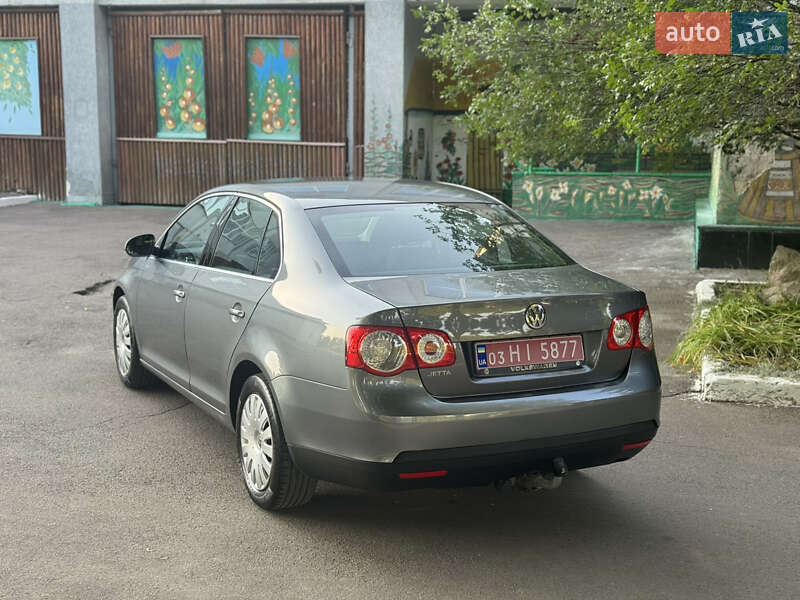 Седан Volkswagen Jetta 2007 в Рівному