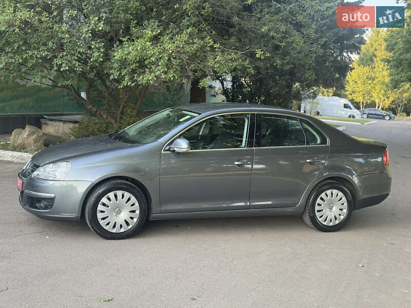 Седан Volkswagen Jetta 2007 в Рівному