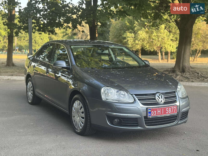 Седан Volkswagen Jetta 2007 в Рівному