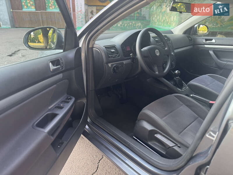 Седан Volkswagen Jetta 2007 в Рівному