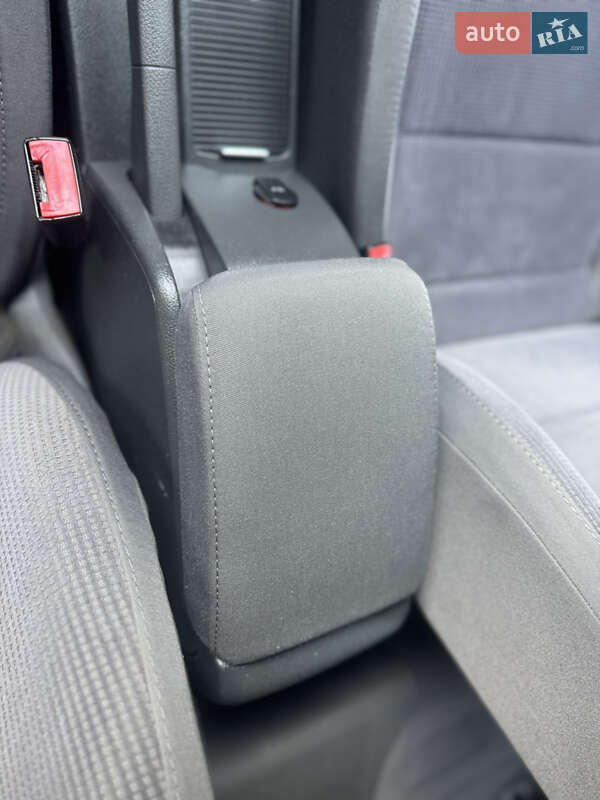 Седан Volkswagen Jetta 2007 в Рівному