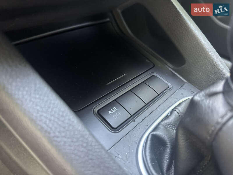 Седан Volkswagen Jetta 2007 в Рівному