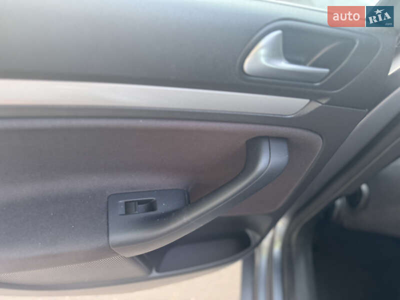 Седан Volkswagen Jetta 2007 в Рівному