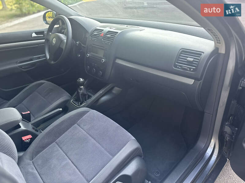 Седан Volkswagen Jetta 2007 в Рівному