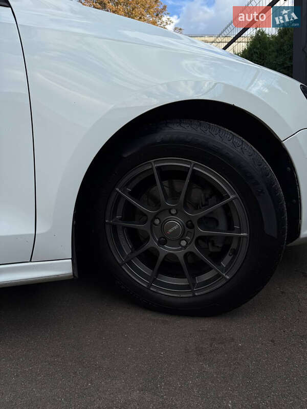 Седан Volkswagen Jetta 2015 в Киеве фото 4 Седан Volkswagen Jetta 2015 в Киеве