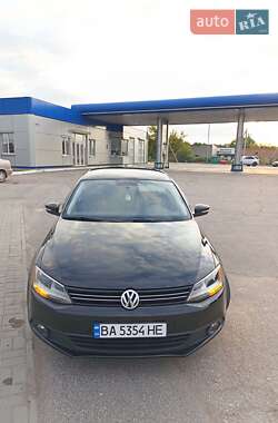 Седан Volkswagen Jetta 2013 в 