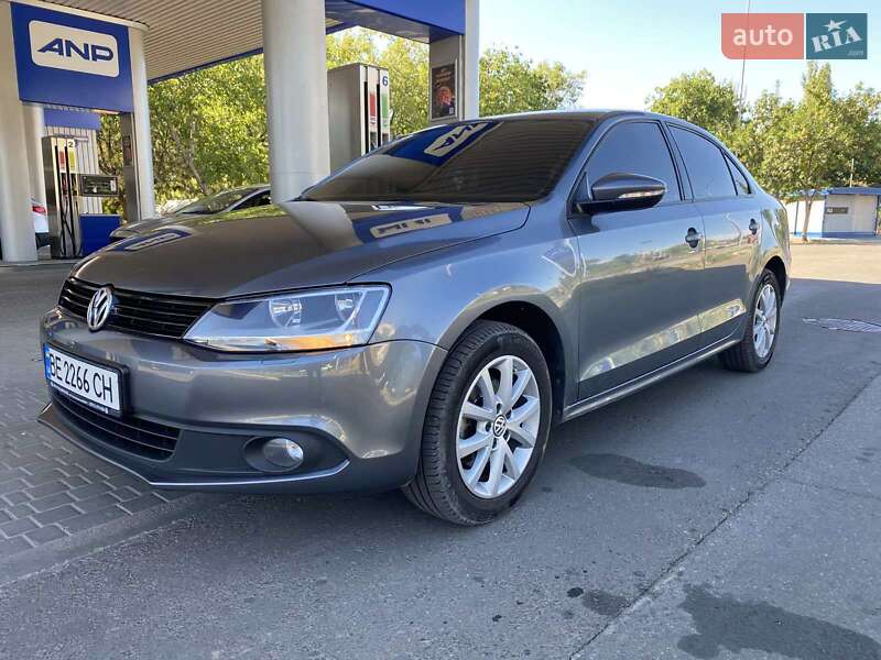 Седан Volkswagen Jetta 2011 в 