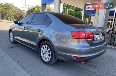 Седан Volkswagen Jetta 2011 в 