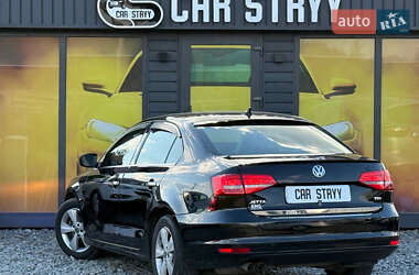 Седан Volkswagen Jetta 2014 в 
