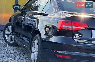 Седан Volkswagen Jetta 2014 в 