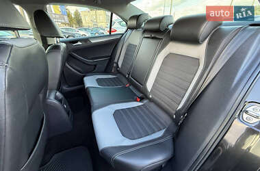 Седан Volkswagen Jetta 2014 в 