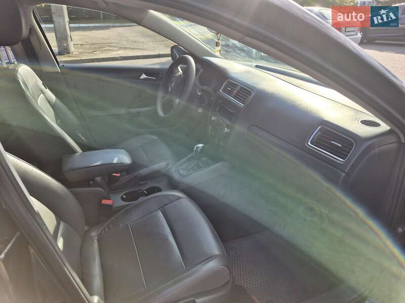 Седан Volkswagen Jetta 2014 в Києві