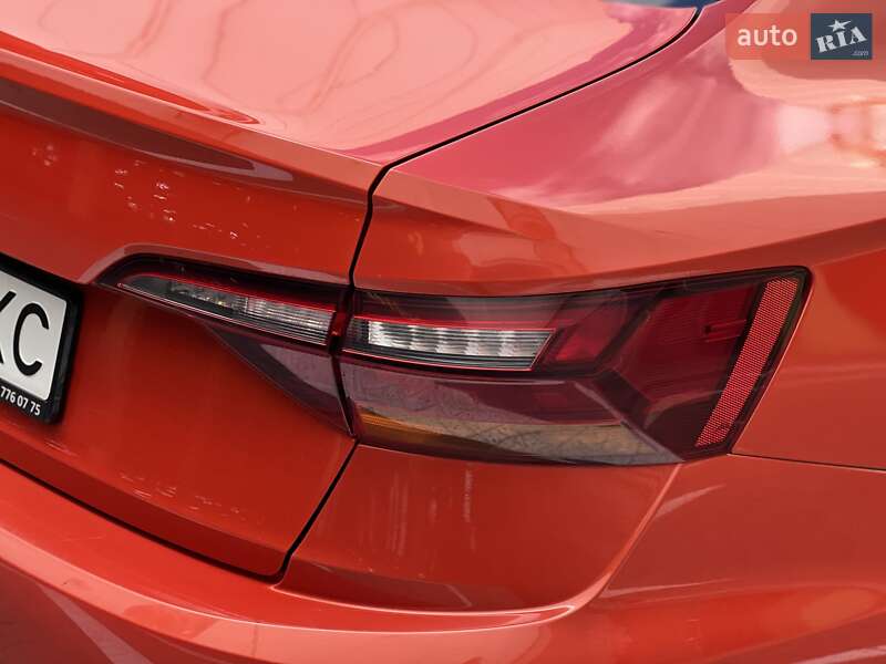 Седан Volkswagen Jetta 2019 в Киеве