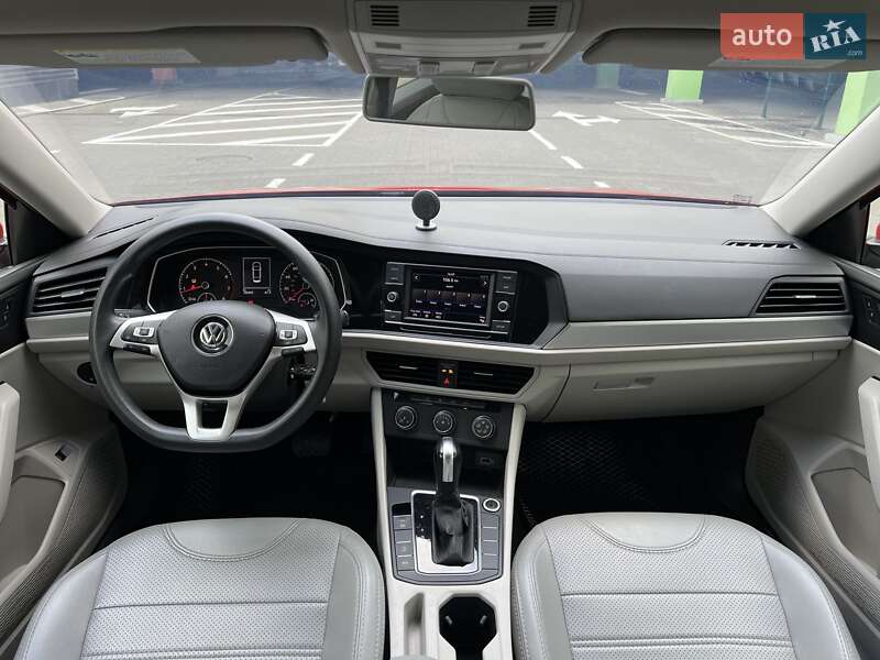 Седан Volkswagen Jetta 2019 в Киеве