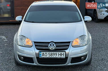 Седан Volkswagen Jetta 2010 в Ужгороде