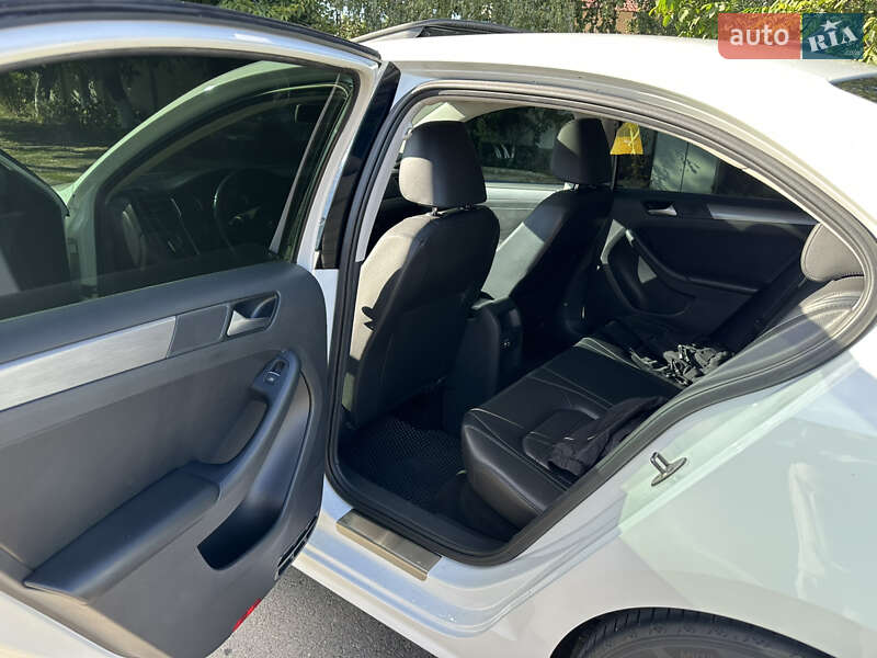 Седан Volkswagen Jetta 2014 в Одесі