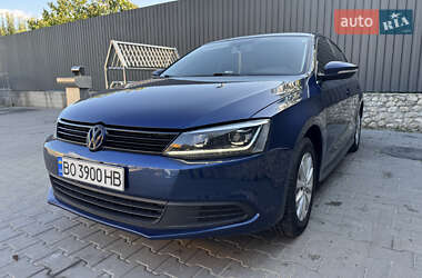 Седан Volkswagen Jetta 2013 в Тернополе