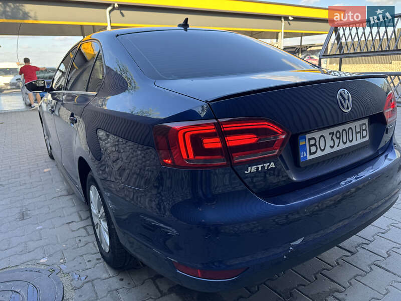 Седан Volkswagen Jetta 2013 в Тернополе