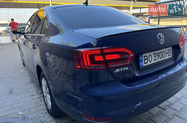 Седан Volkswagen Jetta 2013 в 