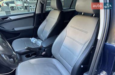 Седан Volkswagen Jetta 2013 в 