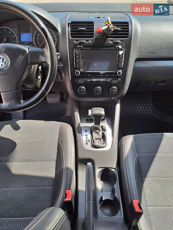 Седан Volkswagen Jetta 2006 в Хмельницком