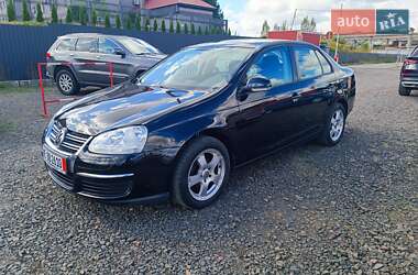 Седан Volkswagen Jetta 2010 в Луцьку