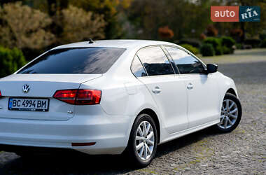 Седан Volkswagen Jetta 2015 в 