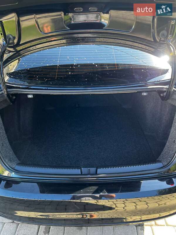 Седан Volkswagen Jetta 2016 в Львове