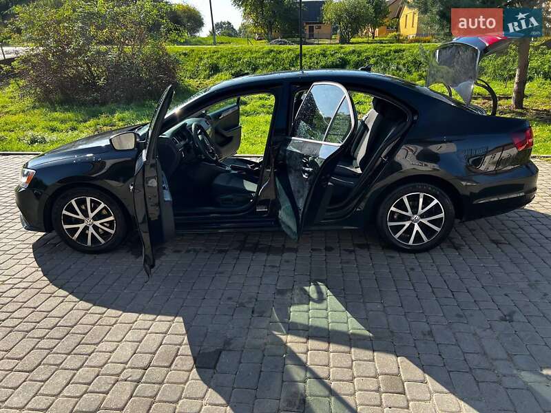 Седан Volkswagen Jetta 2016 в Львове