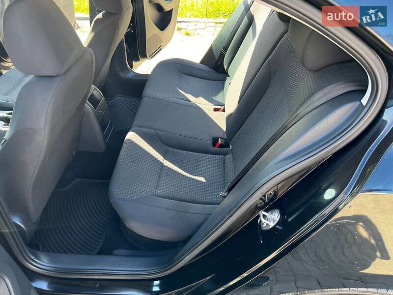 Седан Volkswagen Jetta 2016 в Львове