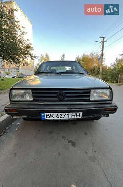 Седан Volkswagen Jetta 1986 в Ровно