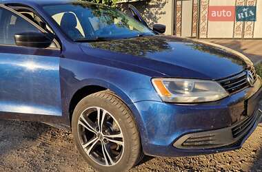 Седан Volkswagen Jetta 2013 в Долинской