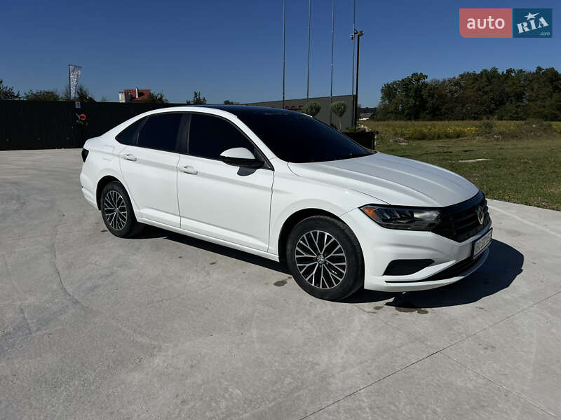 Седан Volkswagen Jetta 2018 в 