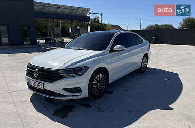 Седан Volkswagen Jetta 2018 в 
