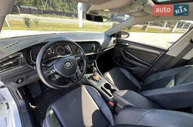 Седан Volkswagen Jetta 2018 в 