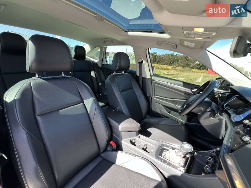 Седан Volkswagen Jetta 2018 в Чорткові