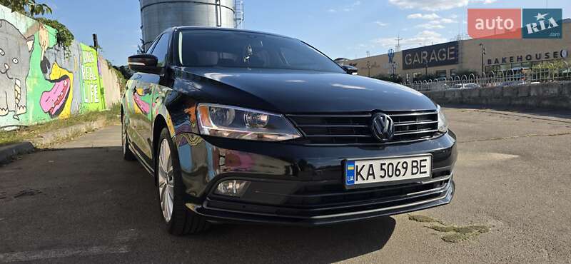 Седан Volkswagen Jetta 2015 в Києві