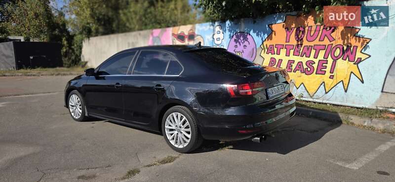 Седан Volkswagen Jetta 2015 в Києві
