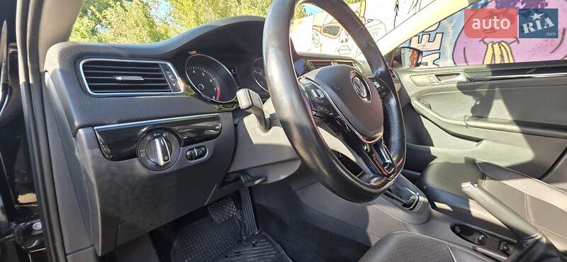 Седан Volkswagen Jetta 2015 в Києві