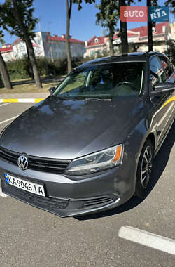 Седан Volkswagen Jetta 2013 в Киеве