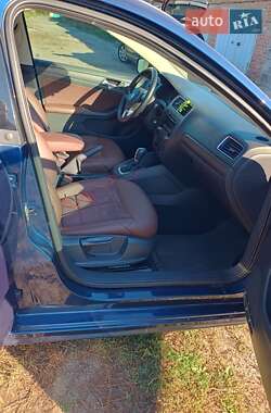 Седан Volkswagen Jetta 2014 в 